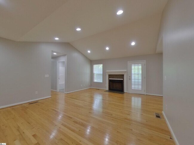Foto del edificio - 211 Boxwood Ln