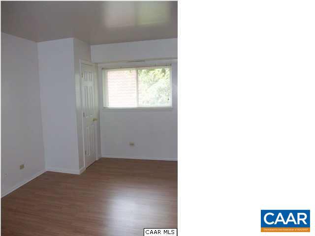 Building Photo - 1215 Wertland St