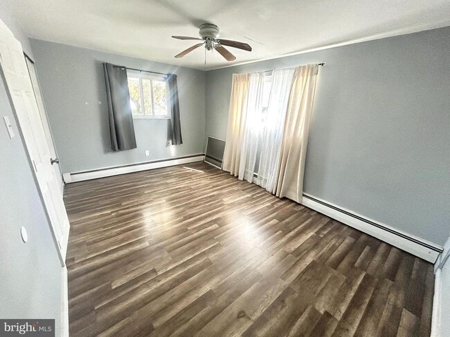 Foto del edificio - 731 Maple Ln