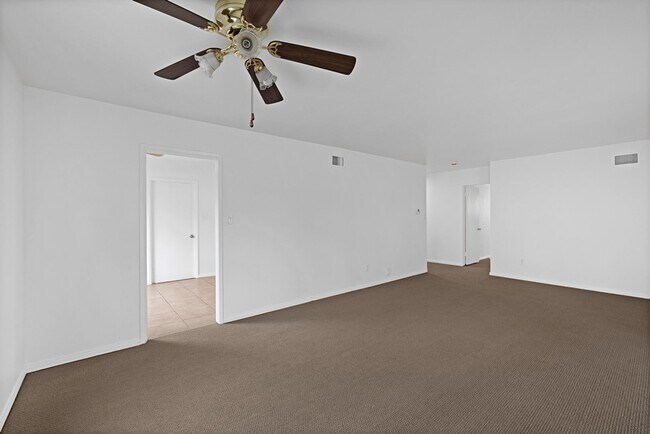 Foto del edificio - Single level home in San Carlos