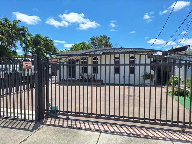 Foto del edificio - 7168 SW 21st St