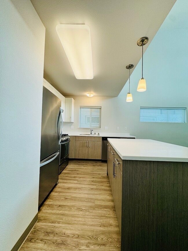 Foto del edificio - 6 E 12th Ave