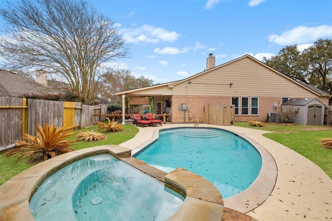 Building Photo - 20718 Whitevine Way