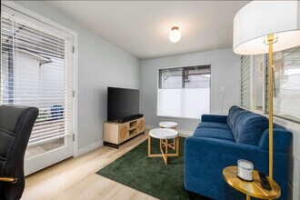 Building Photo - 722 Arbuckle Pl