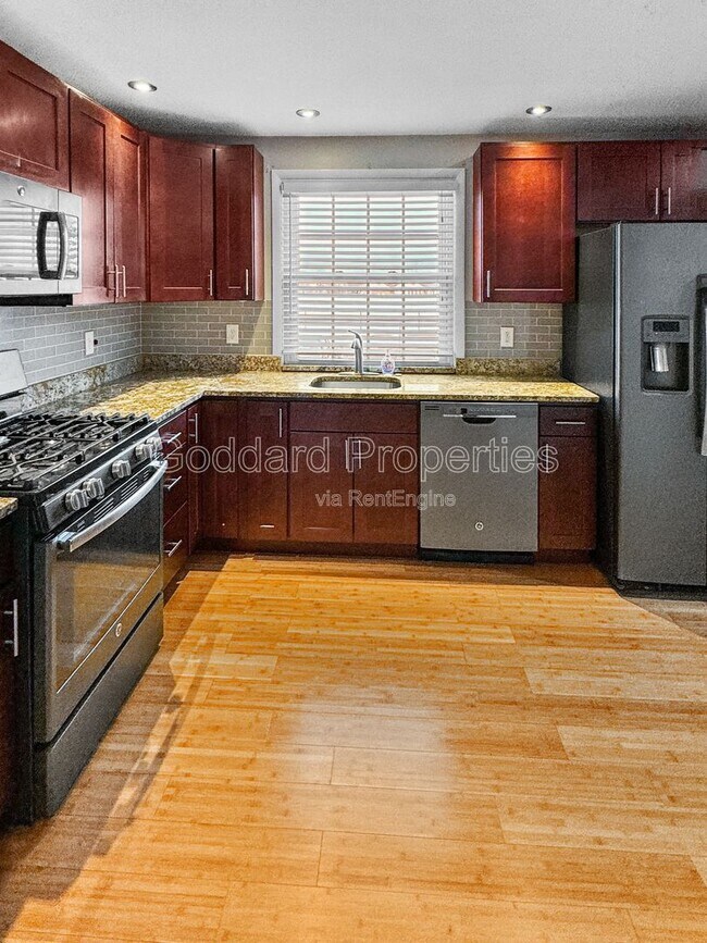 Foto del edificio - 412 Ripplewood Rd