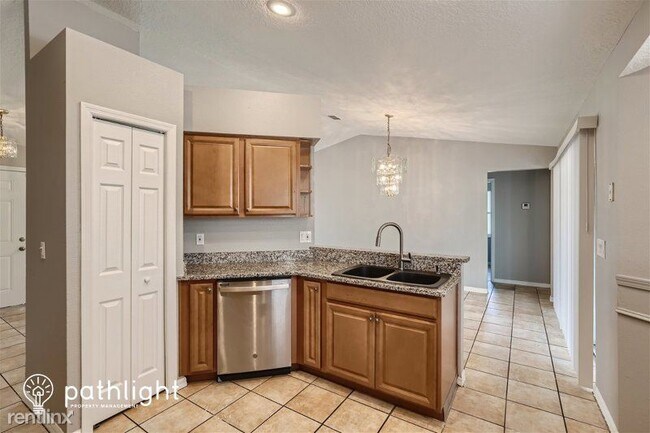 Building Photo - 5 br, 3 bath House - 12257 Genter Dr UNIT