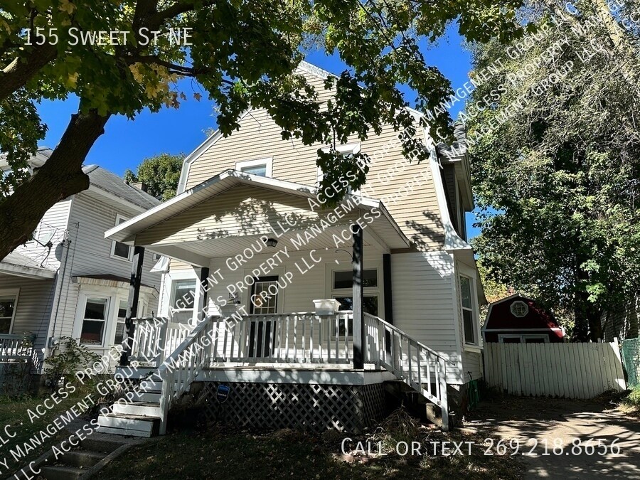 Primary Photo - Beautiful NE Side 3 Bedroom Home