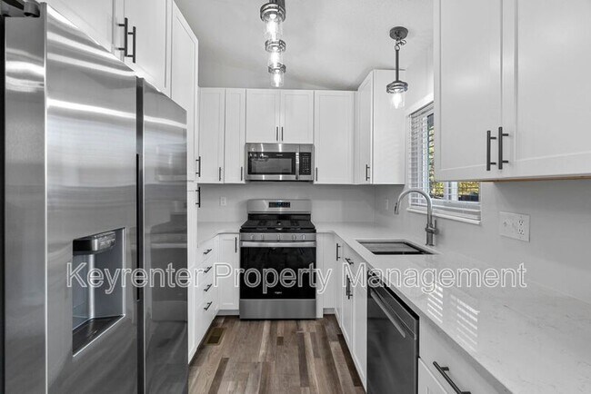 Building Photo - 1338 Manuka Dr