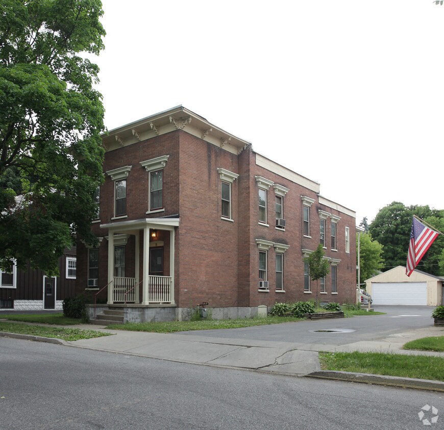 Primary Photo - 8 Morgan Ave