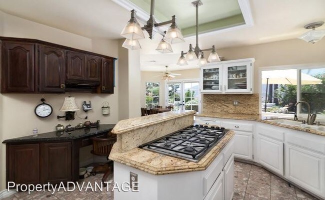 Foto del edificio - 22620 Hidden Hills Rd