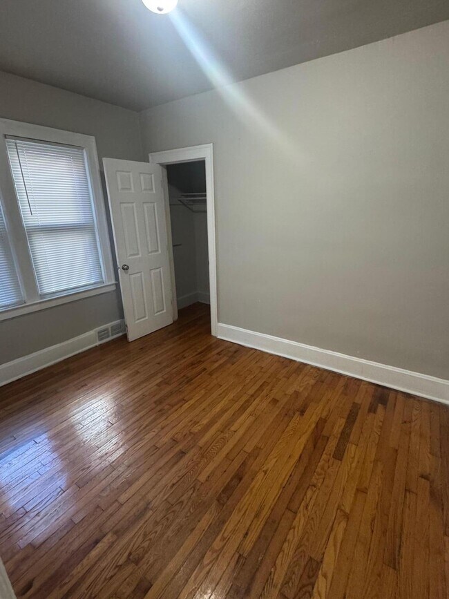 Building Photo - 14075 Cherrylawn St