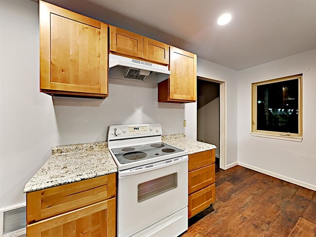 Foto del edificio - 3909 Freeman Rd E
