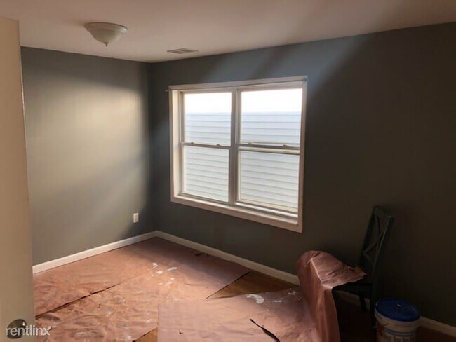 Foto del edificio - 3 br, 2 bath Duplex - 1057 Bond St