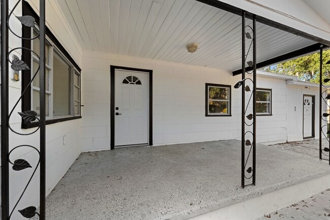 Foto del edificio - 10821 Cedar St