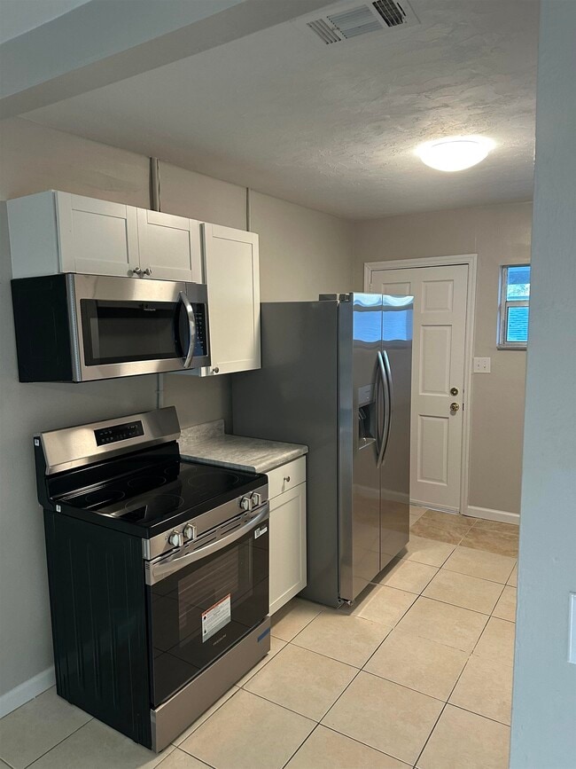 Building Photo - 1518 Arizona St