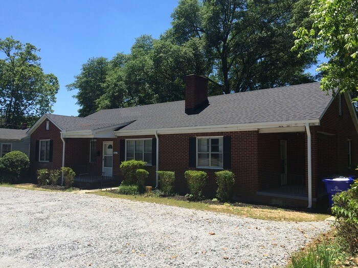Primary Photo - Great 1BR Duplex on Augusta Road