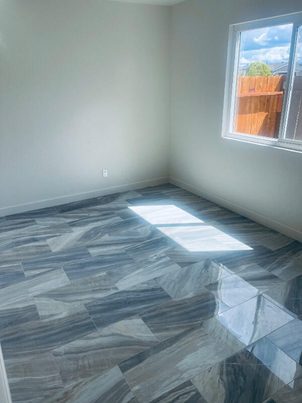 Foto del edificio - 8025 Peach Point Ave
