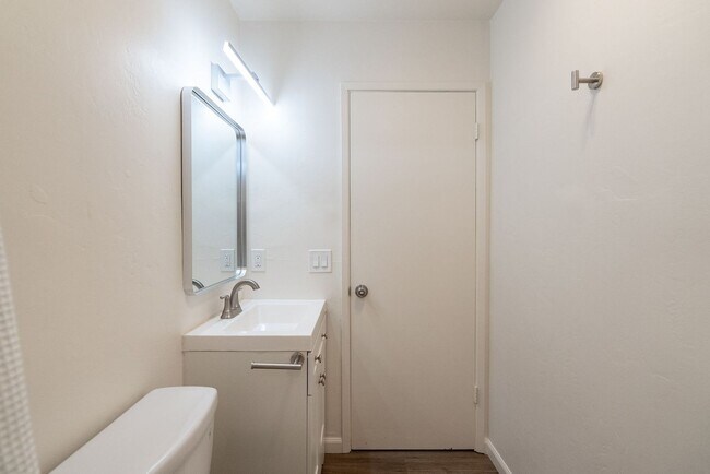 Building Photo - 1835 Garden St