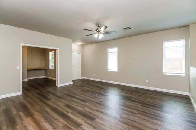 Building Photo - 2706 W Ironstone Ave