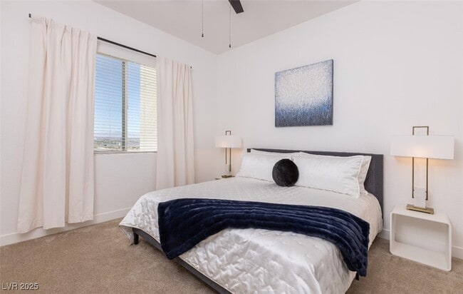 Foto del edificio - 100 E Warm Springs Rd