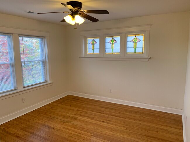 Building Photo - 4918 Holly Hills Ave