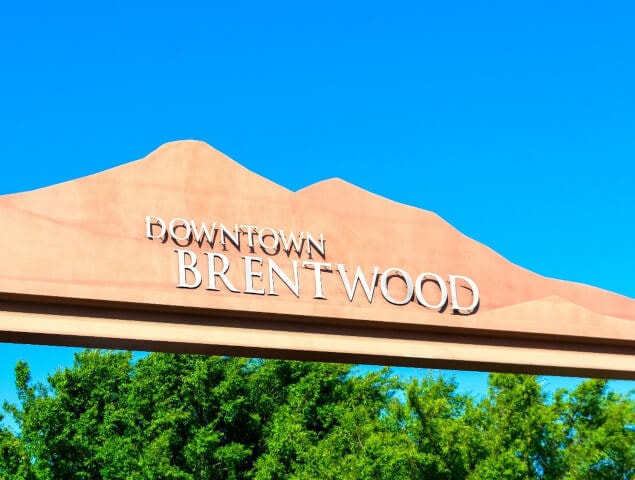 The welcome sign in Downtown Brentwood