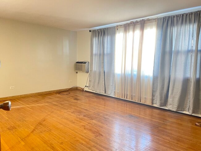 Foto del edificio - 8046 S Pulaski Rd