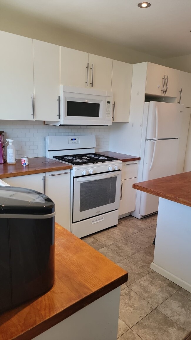 Foto del edificio - 3561 N E St