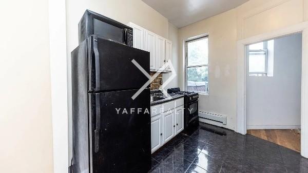 Foto del edificio - 3 bedroom in BROOKLYN NY 11233