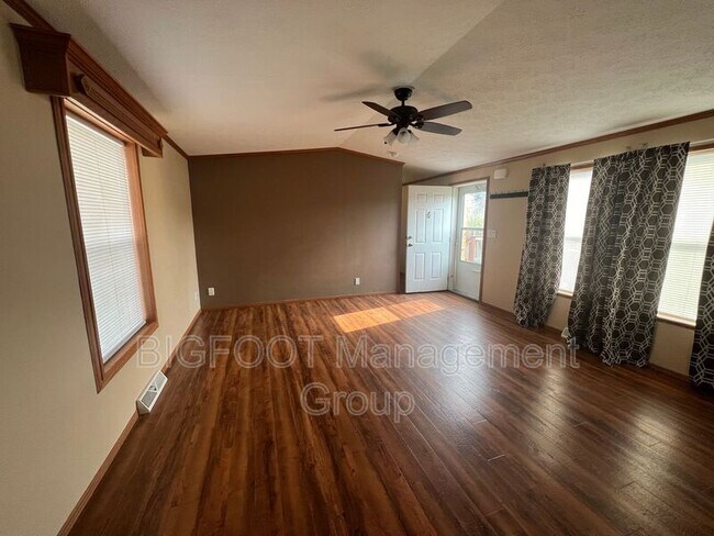 Building Photo - 1046 Aiken Rd