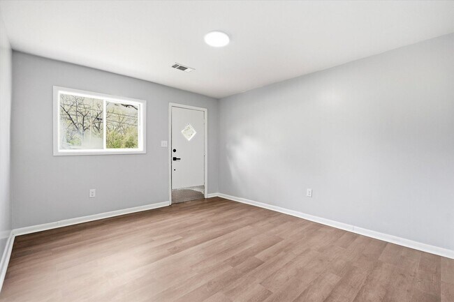 Foto del edificio - 924 W Huntington Ave