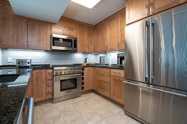 Building Photo - 800 4th St SW