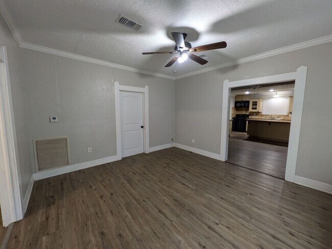 Foto del edificio - 1897 Harrison Ave