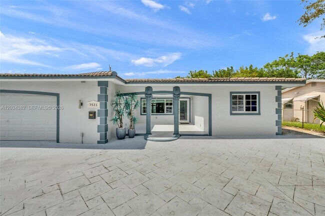 Foto del edificio - 7521 Johnson St
