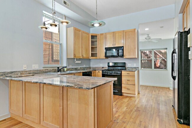 Foto del edificio - 2151 W Race Ave