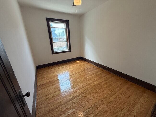 Foto del edificio - 5500 W George St