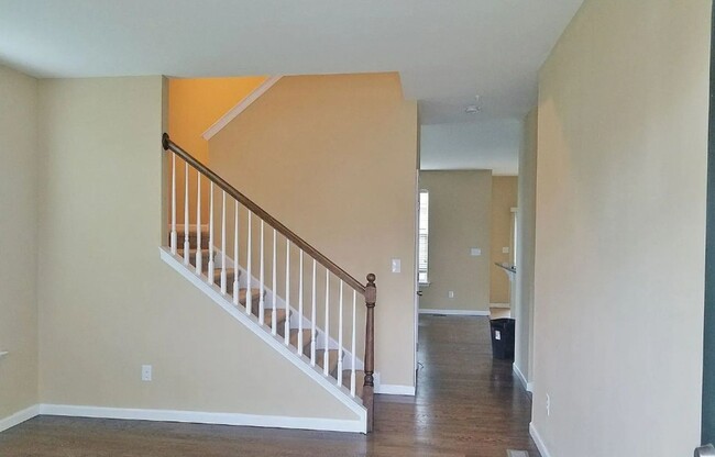 Building Photo - Spacious 3-Bedroom Townhome in Laurel Fiel...