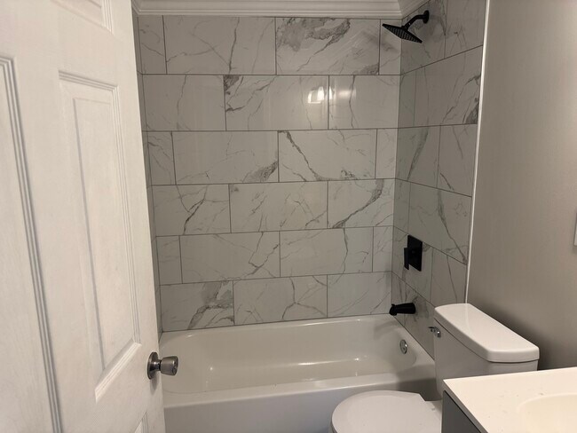 Photo - 353 Ann St NW House