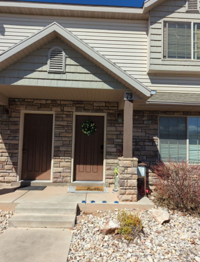 Building Photo - 340 1425 N St