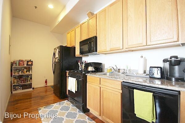 Building Photo - 1426 Willow Ave