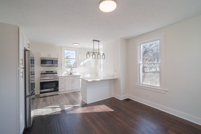 Foto del edificio - Newly Renovated 2 Bedroom Home in the Sout...
