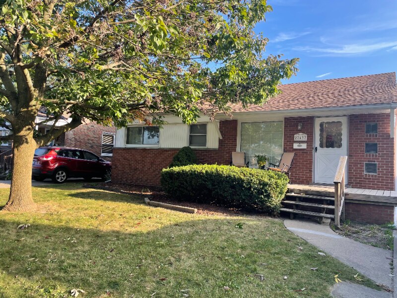 Primary Photo - 27637 Cambridge St