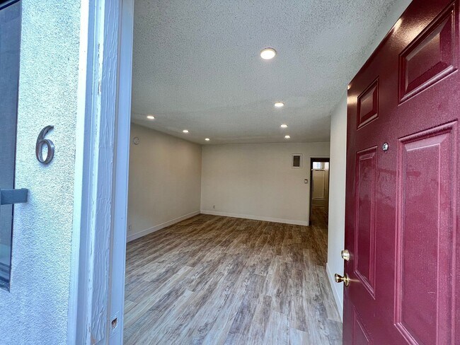 Foto del edificio - 3510 Clarington Ave