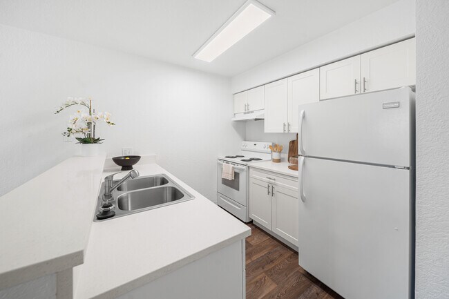 Foto del edificio - Woodlands Village Apartments