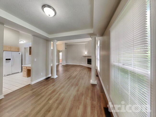 Foto del edificio - 3279 Wheaton Ct