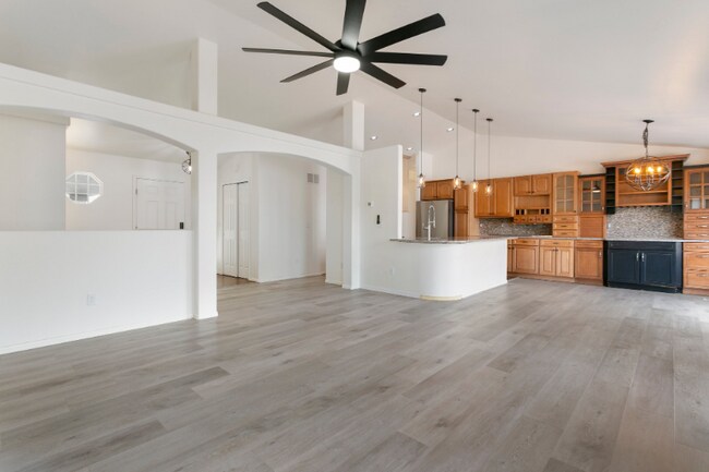 Foto del edificio - 8946 Oakmont Rd