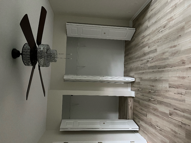 Foto del edificio - 275 W Whispering Oaks Ln
