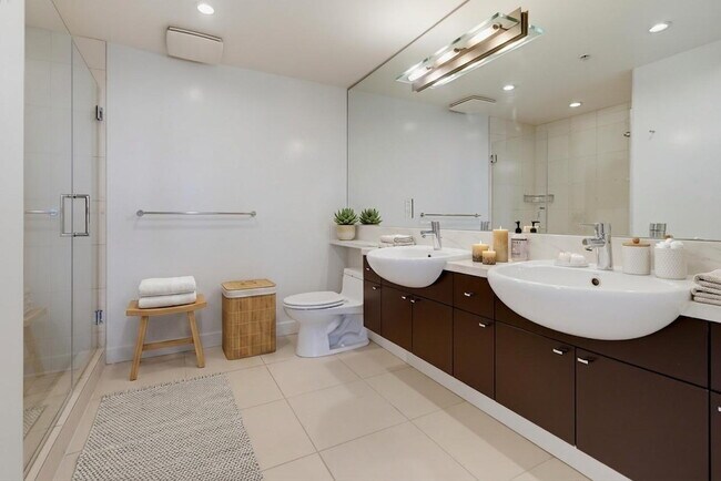 Foto del edificio - Skyline Views & Sophisticated Corner Living at Aria in Cortez Hill