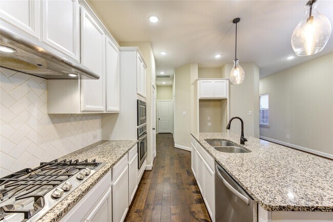 Foto del edificio - 15115 Honea Flat Ct