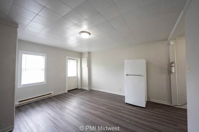 Foto del edificio - "Cozy Studio Living: Efficient & Affordable Space in Greenfield, IN!"
